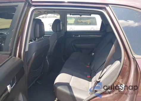 2011 Kia Sorento Lx z USA, uszkodzony, nr VIN 5XYKTCA15BG128949